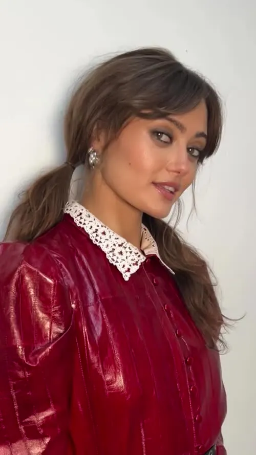 Ella Purnell - Video