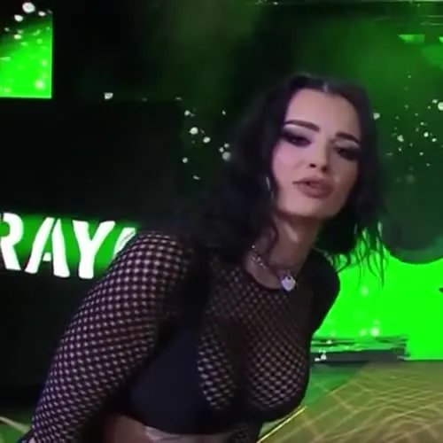 WWE's Paige / Saraya Bevis - Video