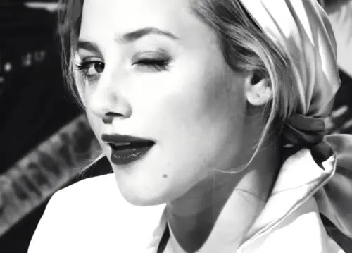 Lili Reinhart - Video