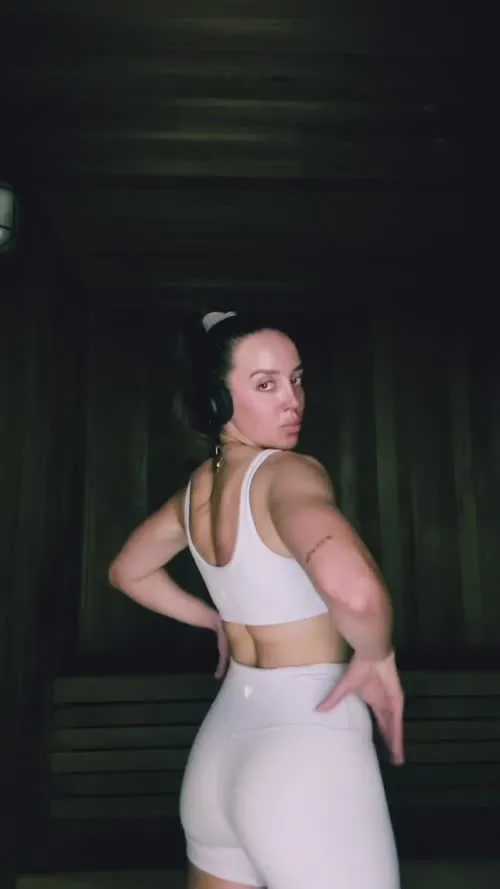 Chelsea Green - Video