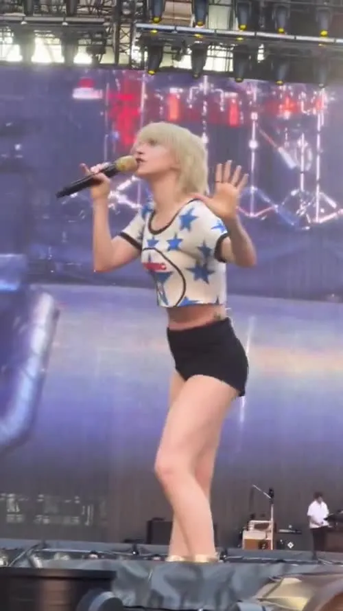 Hayley Williams - Video