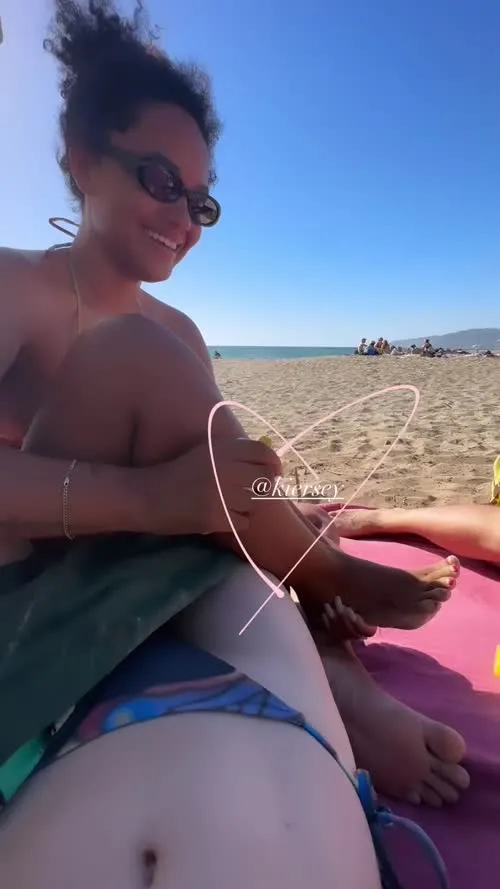 Dove Cameron - Video