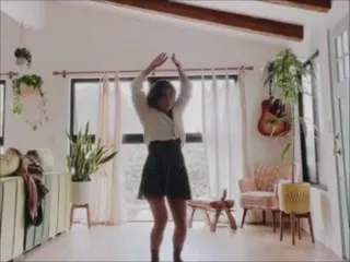 Haley Lu Richardson - Video