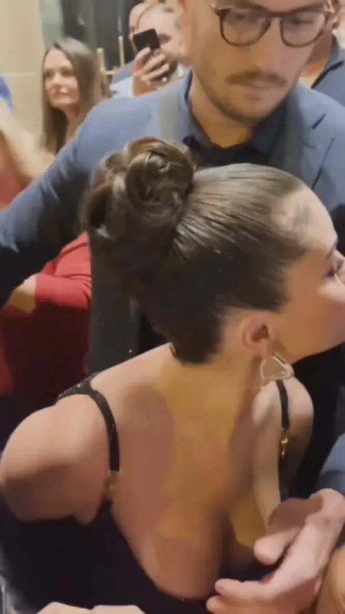 Selena Gomez - Video
