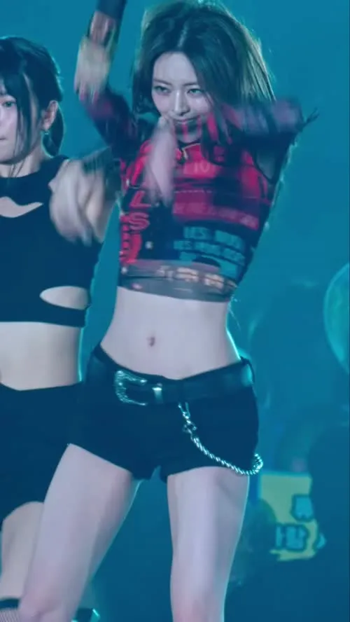 Yuna - ITZY (유나, Shin Yu Na) - Video