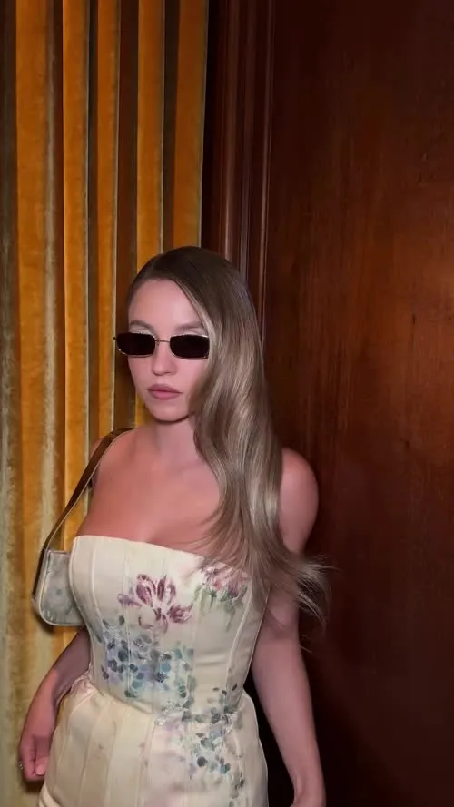 Sydney Sweeney - Video