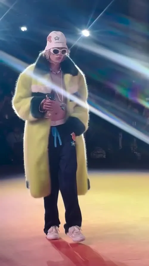 Bella Thorne - Video #417732