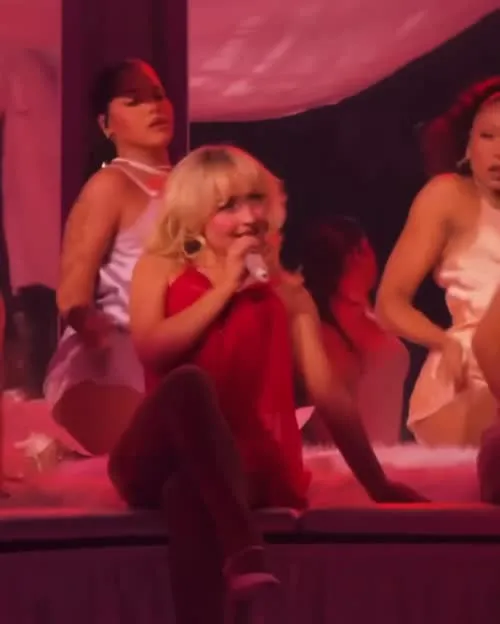 Sabrina Carpenter - Video