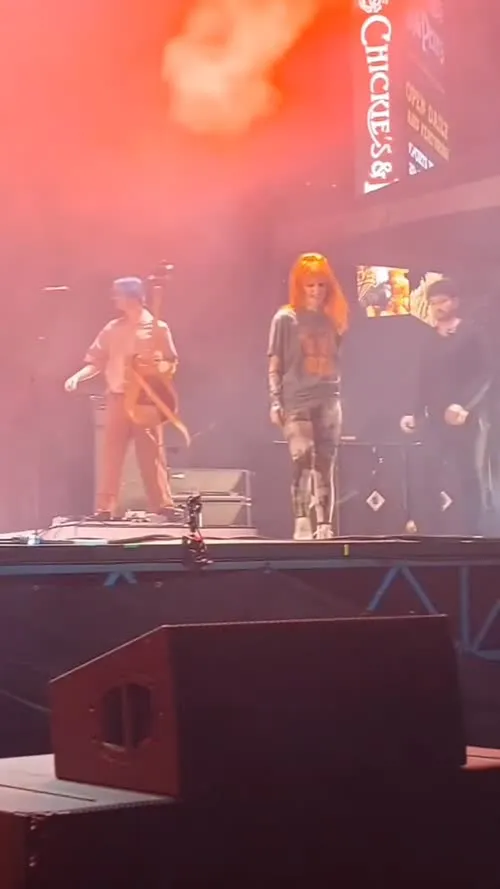 Hayley Williams - Video