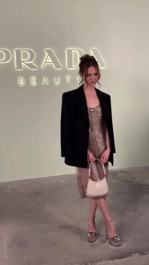 Iris Apatow - Video #121150