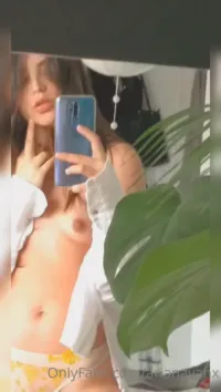 Ariana Van X - Video