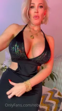 Rebecca More / Rebecca Moore - Video