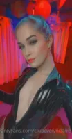 Evelyn Claire - Video