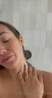 Eva Lovia / Fallinlovia - Video