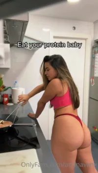 Ariana Van X - Video