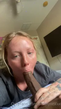 dixielynnxxx (Dixie Lynn) - Video