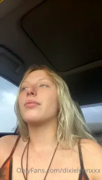 dixielynnxxx (Dixie Lynn) - Video