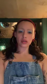 Becca Brown / Rivkah Reyes - Video