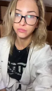 Alix Lynx - Video