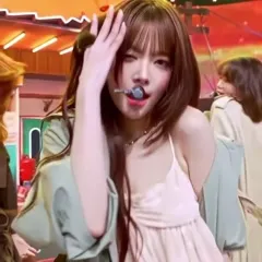 Hong Eunchae 홍은채 | LESSERAFIM - Video
