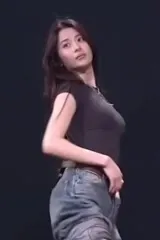 Huh Yunjin 허윤진 | LESSERAFIM - Video