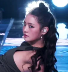 Minnie (Nicha Yontararak) - I-dle / (G)I-dle - Video