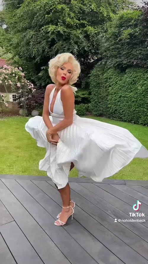 Amanda Holden - Video