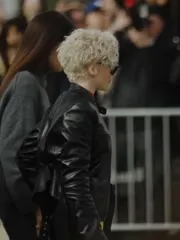 Julia Garner - Video