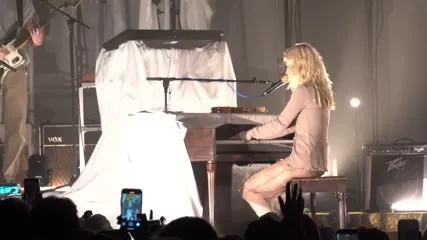 Hayley Williams - Video