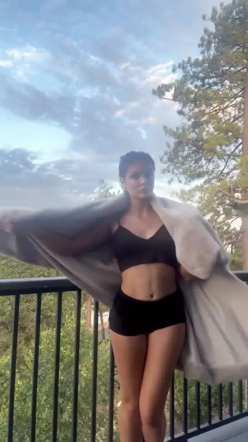 Brighton Sharbino - Video