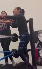 Stephanie Vaquer - Video
