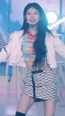 Sakai Moka - ILLIT - Video