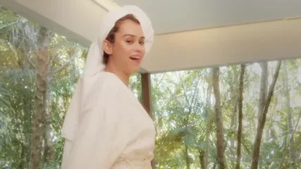 Yanet Garcia - Video