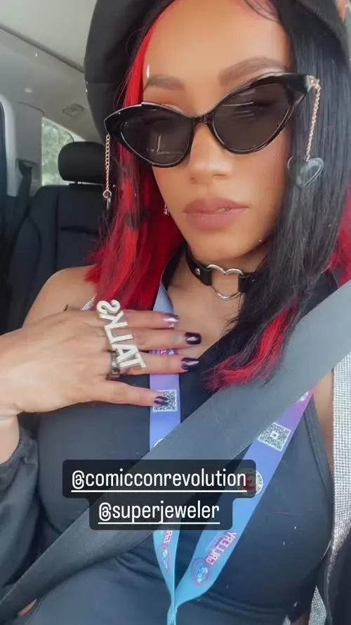 WWE/AEW Sasha Banks | Mercedes Moné - Video
