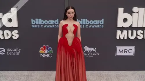 Dove Cameron - Video
