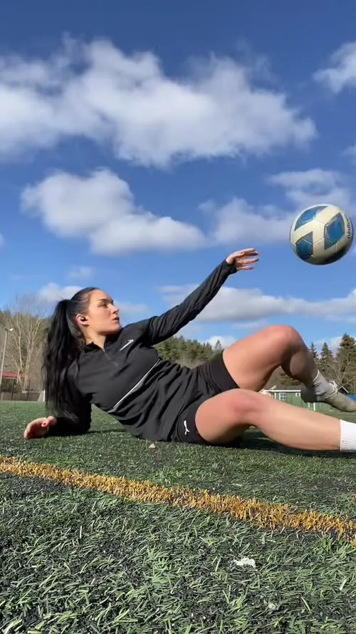 Female football/soccer players - Video #121902