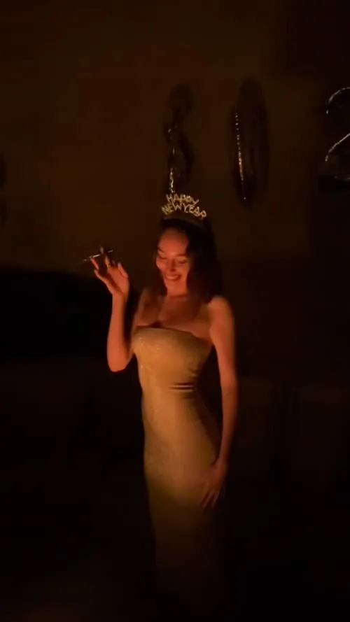 Alycia Debnam Carey - Video