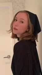 Hannah Einbinder - Video