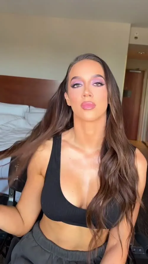 Chelsea Green - Video