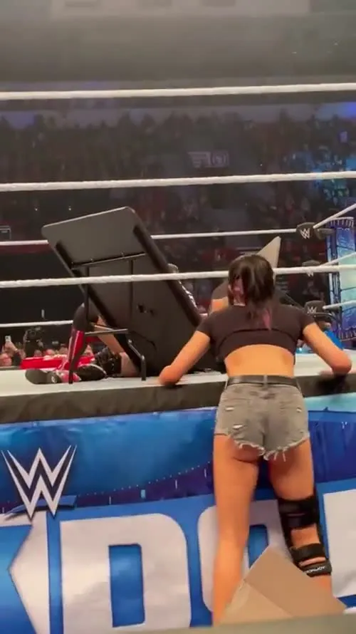 Dakota Kai - Video