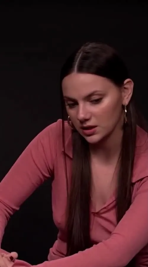 Dafne Keen - Video