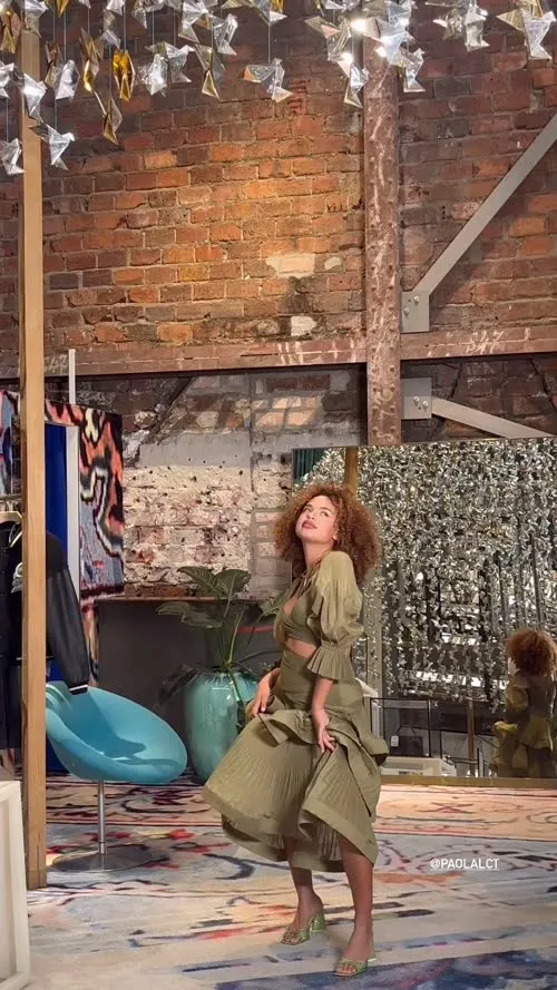 Paola Locatelli - Video #156071