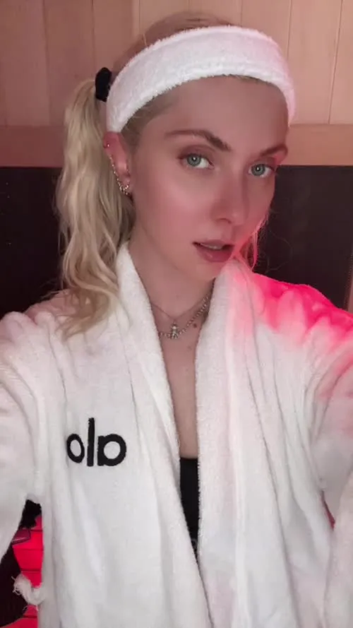 Taylor Momsen - Video