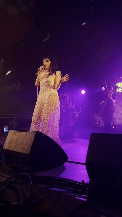 Lauren Mayberry (Singer) - Video #352720