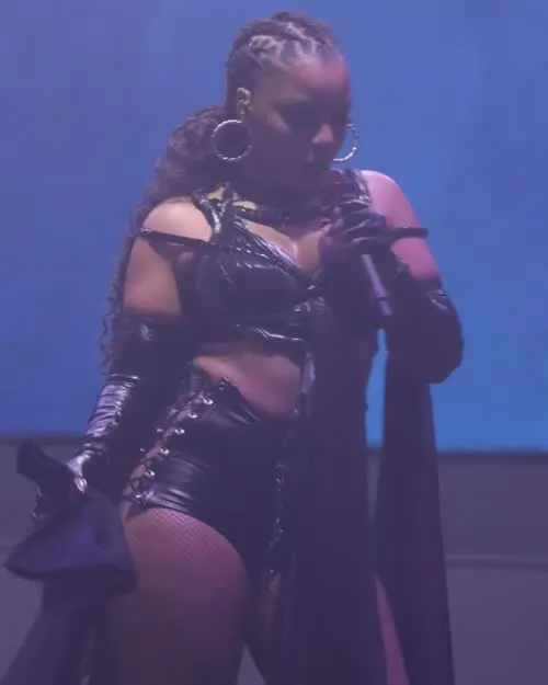 Chloe Bailey - Video