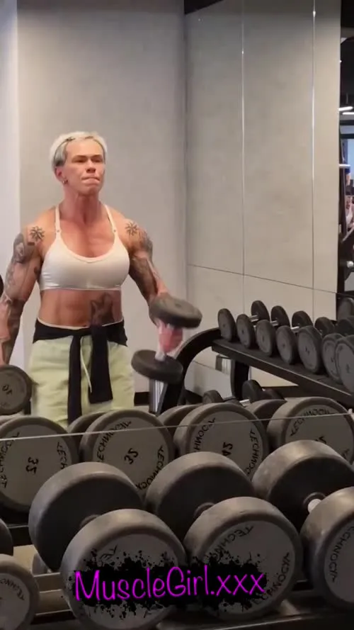 crazyxbody / musclegirlxxx - Video