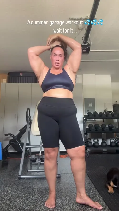 Nia Jax/Lina Fanene - Video