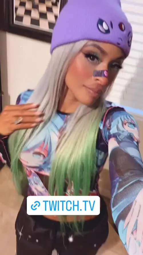 Zelina Vega // Thea Trinidad - Video