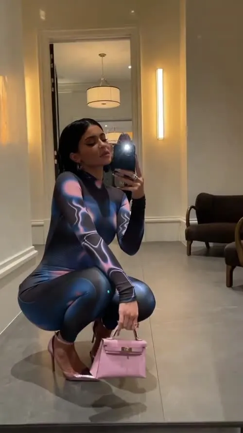 Kylie Jenner - Video