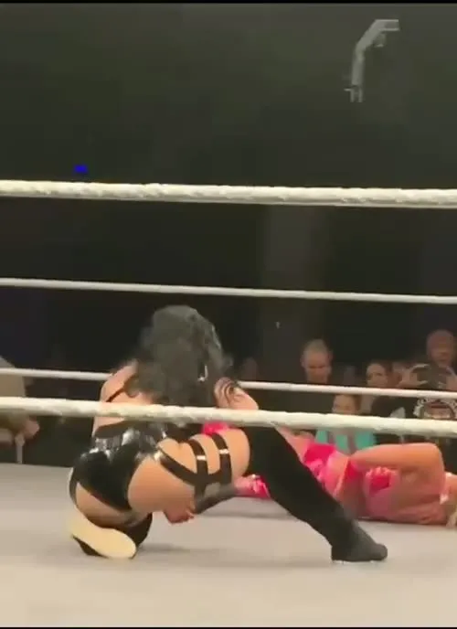 Stephanie Vaquer - Video #127342